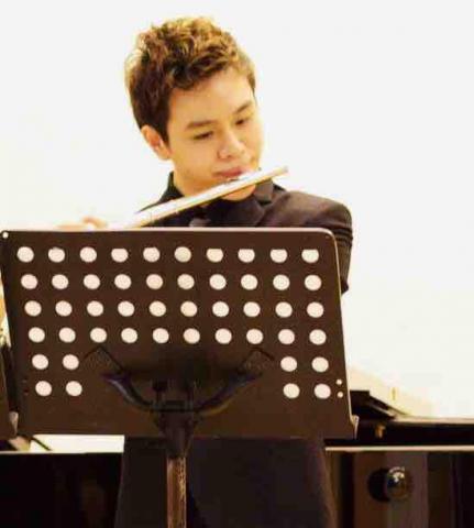 提供學費服務的專家陳老師/吹笛手的理想國