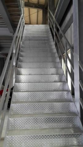 永菘企業社 - 鋼骨樓梯