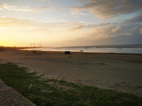 比翼車隊專業外拍車 - 沙崙海灘