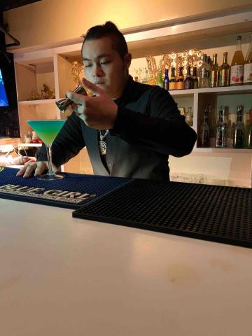 提供銑床服務的專家謝仁馗