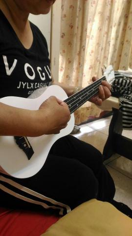 賴麥克吉他，烏克麗麗，彈唱教學招生小班，個別指導 - 