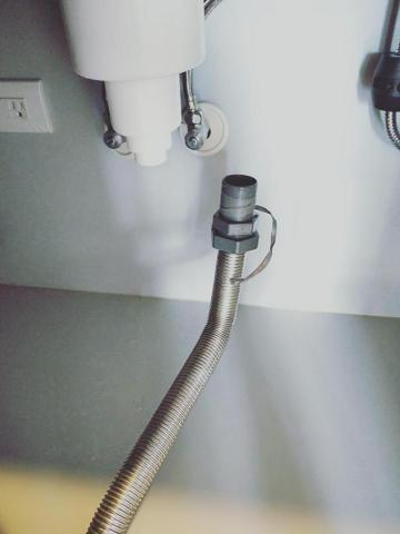 麗頡整合工程 - 廚具水槽排水管脫落