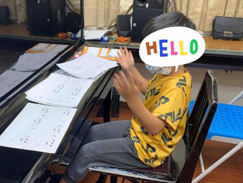 鋼琴主修古老師 - 中班男孩-節奏訓練 可以在彈奏上節奏更加穩定且增加音樂律動感～