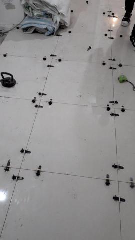 泥作師傅=磁磚師傅=輕隔間師傅=無障礙新作 - 拋光石英磚