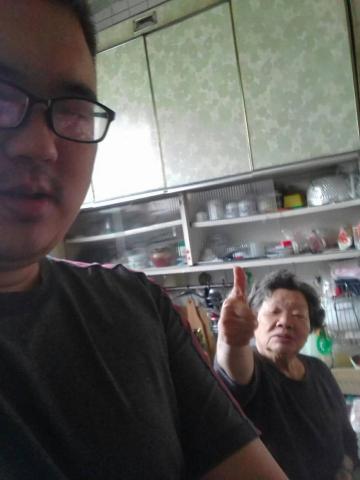 徐志辰 - 我與奶奶的合照
小學英語小學數學一把罩。