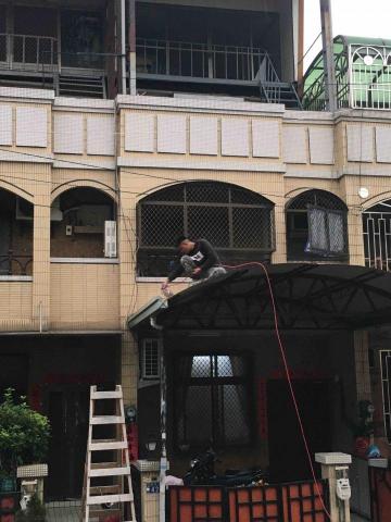 玖佰益時尚油漆外牆防水PU工程 - 屋頂浪板噴漆,保養 玖佰益時尚油漆外牆防水PU工程 - 屋頂浪板噴漆,保養