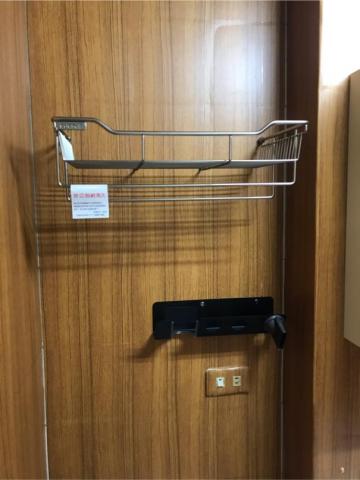 順新水電工程行 - 1.毛巾桿安裝
2.吹風機架安裝