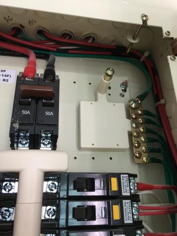 安心  水電工程行 - G地線極板 有此條件 所有插座均應有地線配置
 安心  水電工程行 - G地線極板 有此條件 所有插座均應有地線配置
