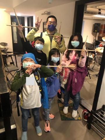 Ten Kao Drums - 小朋友一起來打鼓!