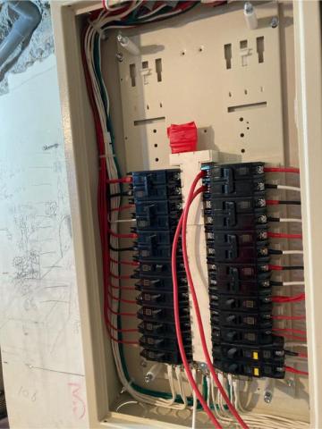 黃鴻哲 - 無熔絲開關箱（整盤）