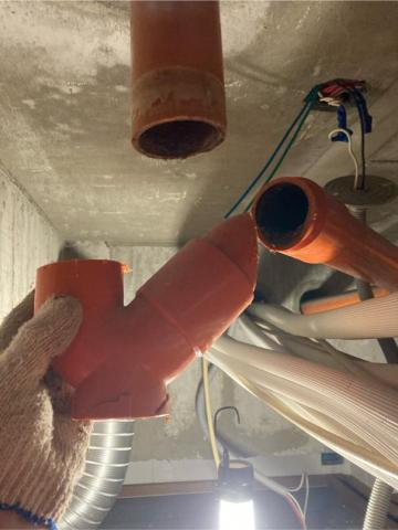 黃鴻哲 - 吊管破裂更新中