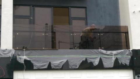 永利企業社 - 玻璃欄杆