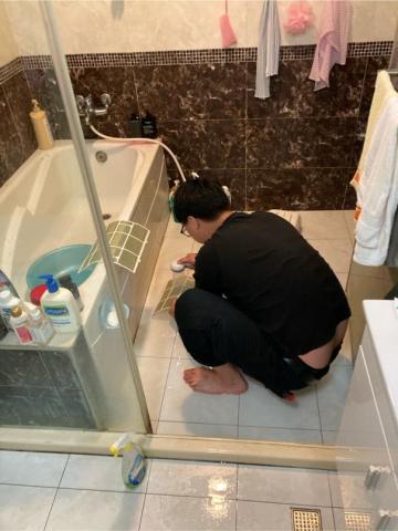 黃鴻哲 - 分離式外殼清洗