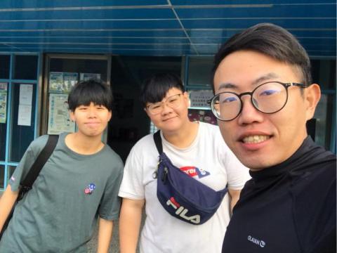HOW SWIM   阿嘉 - 
 HOW SWIM   阿嘉 -