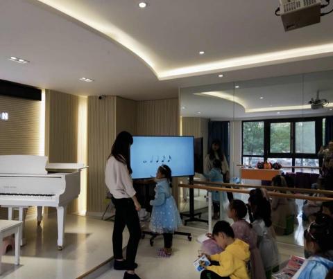 乳酪熊音樂星球/何雅如 - 