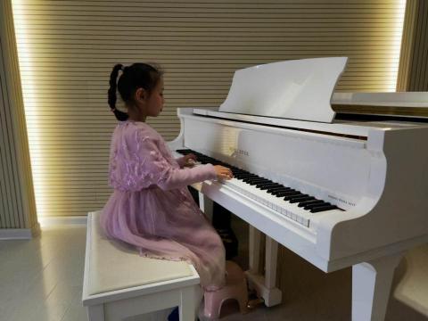 乳酪熊音樂星球/何雅如 - 