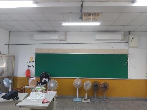 小陳師傅 - 新竹國小-三菱冷氣施工及管槽施作
