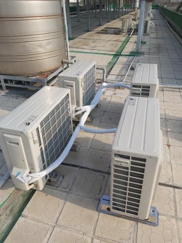 小陳師傅 - 新竹國小-三菱冷氣室外機施作