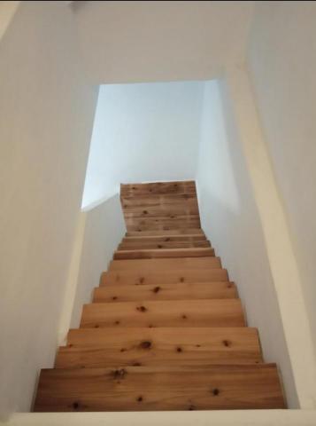 飛-木作油漆 - 原木樓梯板