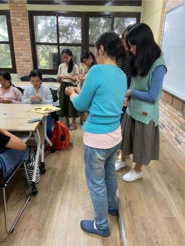 楊仟慧（丸子留學工作室） - 參與課程教學-幫日本人老師現場口譯