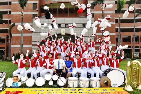 影藝攝影/許啟川 - 影藝攝影-高雄西子灣知名照相館-學校團體照 影藝攝影/許啟川 - 影藝攝影-高雄西子灣知名照相館-學校團體照