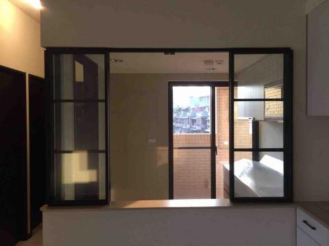 鋐鍏鋼鋁有限公司 - 廚房隔間門