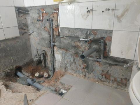 張書瑋 - 舊式公寓熱水管及排水重做、查漏水點及試水