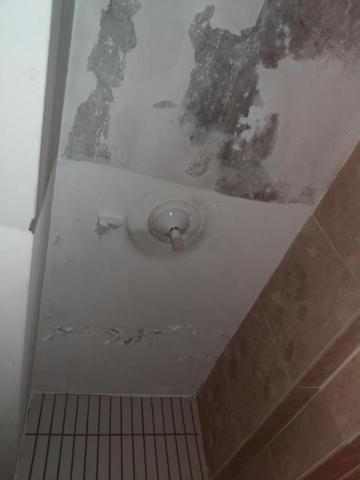 張書瑋 - 舊式大樓梯間燈座換新