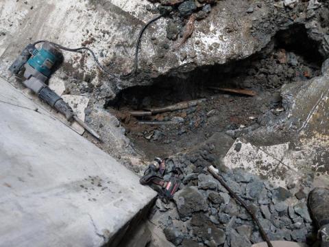 張書瑋 - 查漏水點發現自來水進水管斷裂