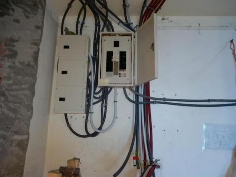 益展水電 - 電線重新配置