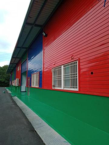 偉傑油漆工程行 - 工廠門面浪板分色噴漆完成