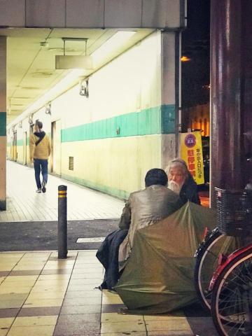 Sarah - 戶外告解室