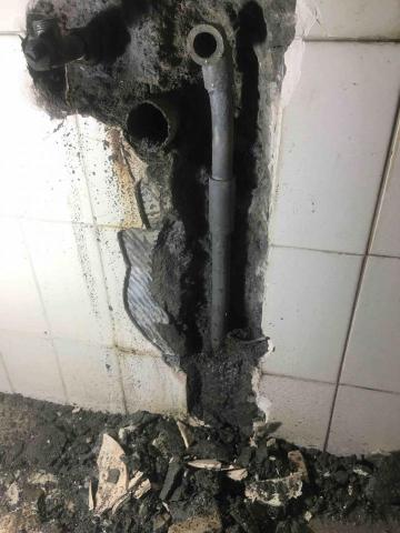 裕大防水工程 - 給水管破裂漏水 裕大防水工程 - 給水管破裂漏水