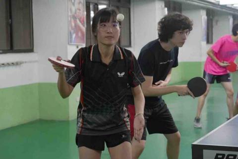 提供桌球服務的專家莊筱彤（桌球）