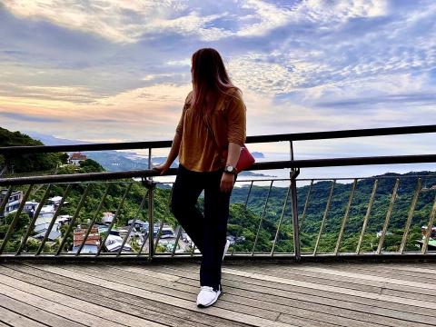 提供木地板服務的專家美樂蒂木地板-張波波