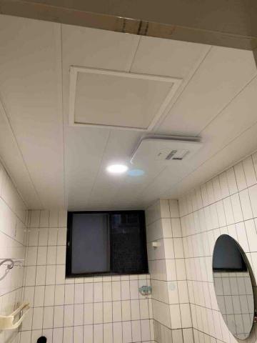 俊霆家庭宅修 - 施作天花板安裝暖風機和維修孔