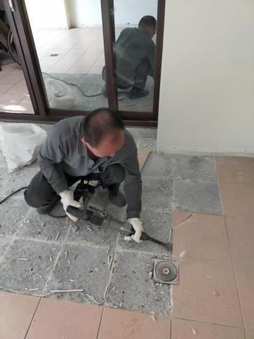 大台中居家修改小工程 - 磁磚膨共打除 大台中居家修改小工程 - 磁磚膨共打除