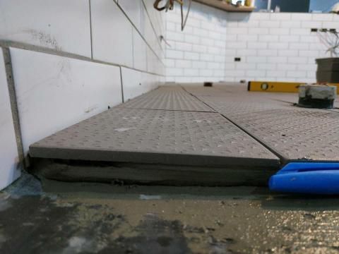 游石山 - 地磚補土/洩水坡度