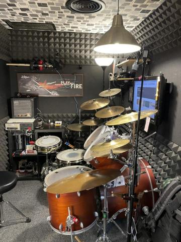 KrabyMusicStudio克雷音樂KMS工作室 - 多個教室任您使用。全新裝潢。