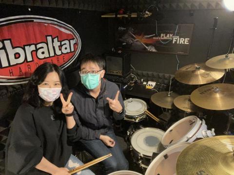 KrabyMusicStudio克雷音樂KMS工作室 - 大朋友，小朋友，單人，多人。各種上課型態我們都可以安排喔。