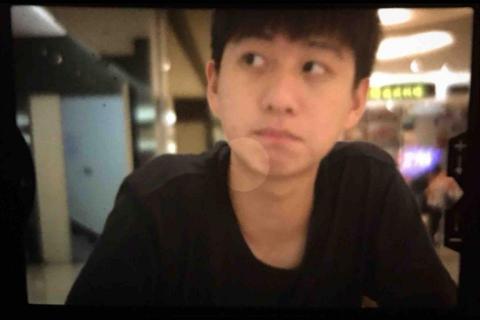 提供睫毛夾用法服務的專家賴繹傑