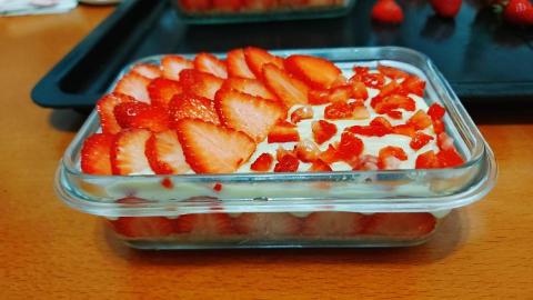 圖圖創意生活手作有限公司 - 草苺寶盒