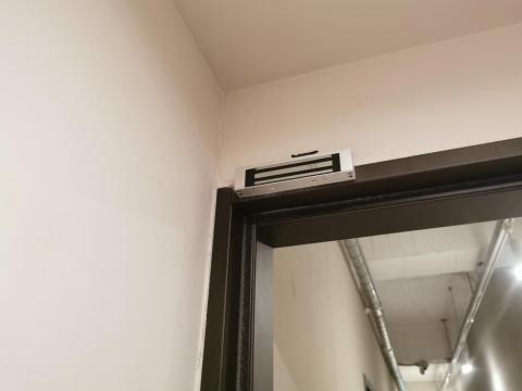 謝昇諺 - 電子門禁維修 謝昇諺 - 電子門禁維修