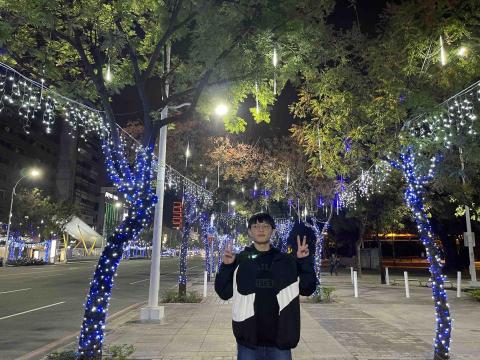 提供高雄衝浪教學服務的專家林晉名