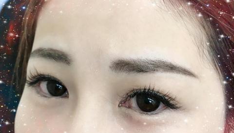 華睫 - 日式單根嫁接 1接1 接到滿
保護原生睫毛 不會因承受過量睫毛 造成毛囊傷害。
全部使用日本原裝進口睫毛 輕 柔 順 呈現完美眼型。