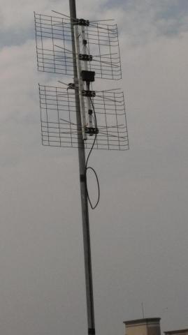 領航家工程行 - 數位天線，12戶共用天線