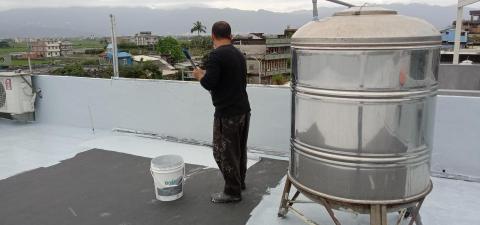 卓君 - 屋頂防水面漆