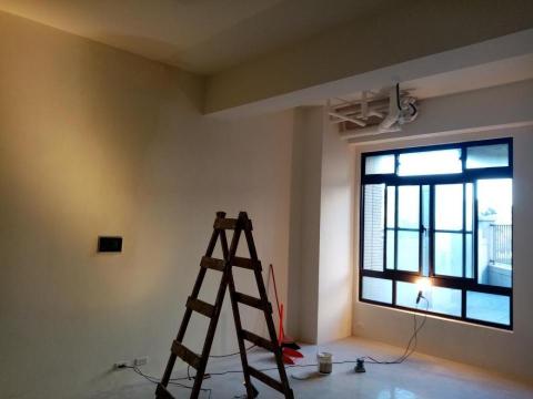 周中慶先生 - 牆壁滲水