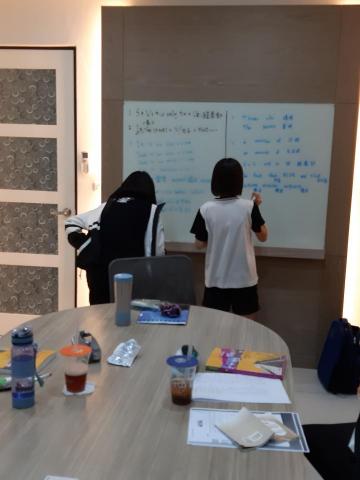 Stella高中英文 - 員林高中學生上課實況