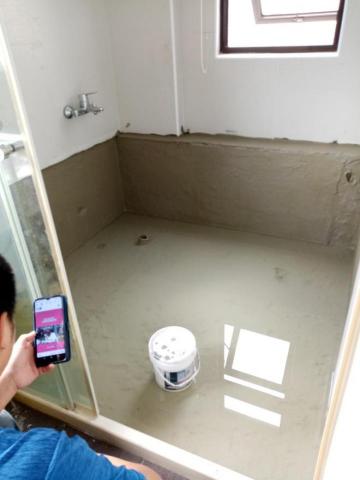 周中慶先生 - 廁所漏水